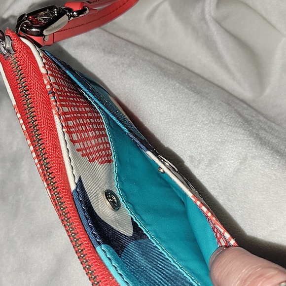 Fossil Keyper Floral Wristlet - Picture 7 of 9